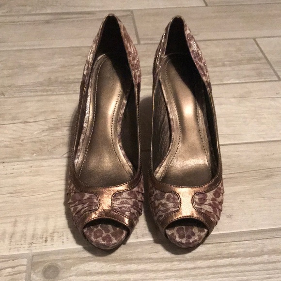 ⬇️LEOPARD PRINT HEELS - Picture 2 of 4